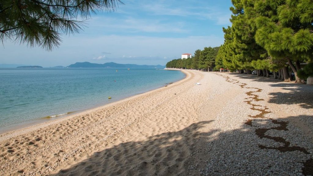 Vista amplia de Jadran Beach en Croacia, Croacia