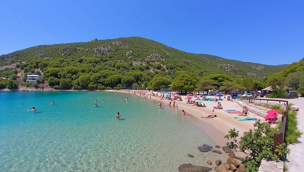 Camino de acceso a Javna plaža, Croacia, Korčula