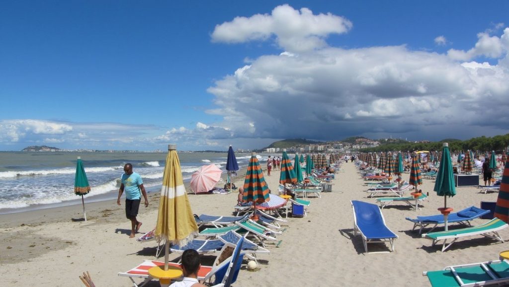 King beach (Sarandë, Albania) — foto 4