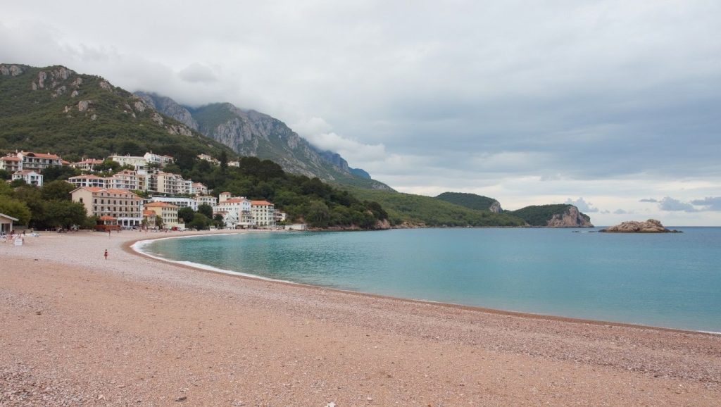 Agua y arena en Kraljičina plaža Čanj, Bar