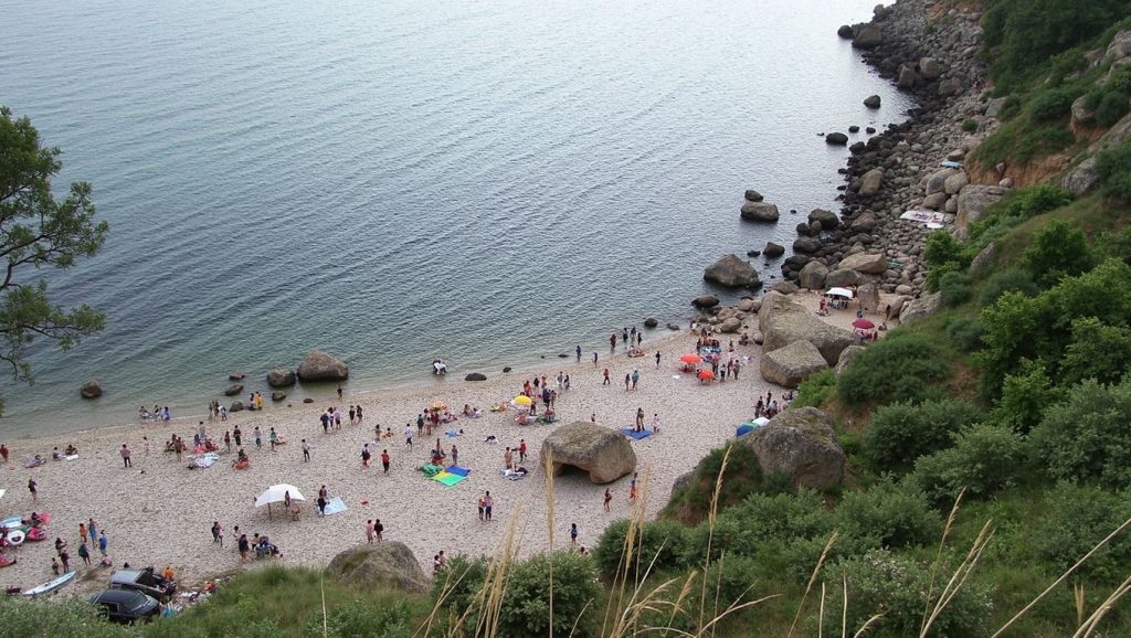 Vista del litoral en Kraljičina plaža Milocer, Budva