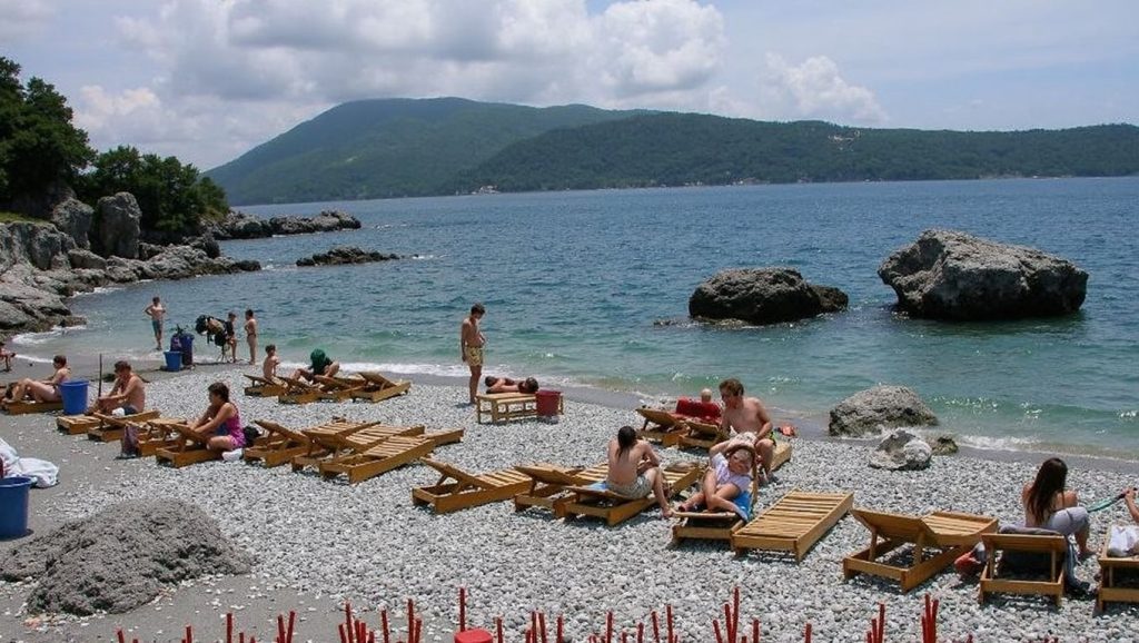 Panorámica de Laguna beach con cielo despejado, Budva