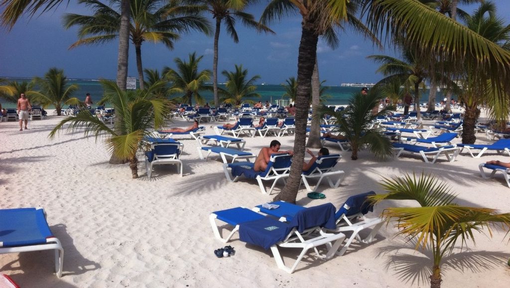 Playa Los Negros desde la arena, Santo Domingo, República Dominicana