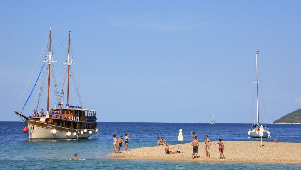 Loznati Beach (Loznati, Cres) — foto 6