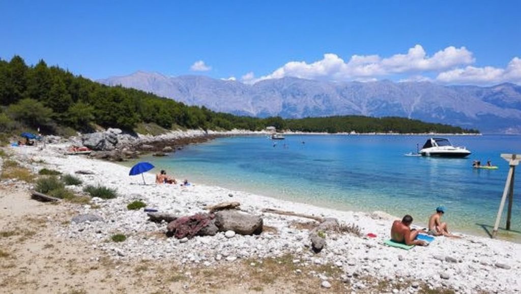 Panorámica completa de M. Sabuša, playa de Croacia
