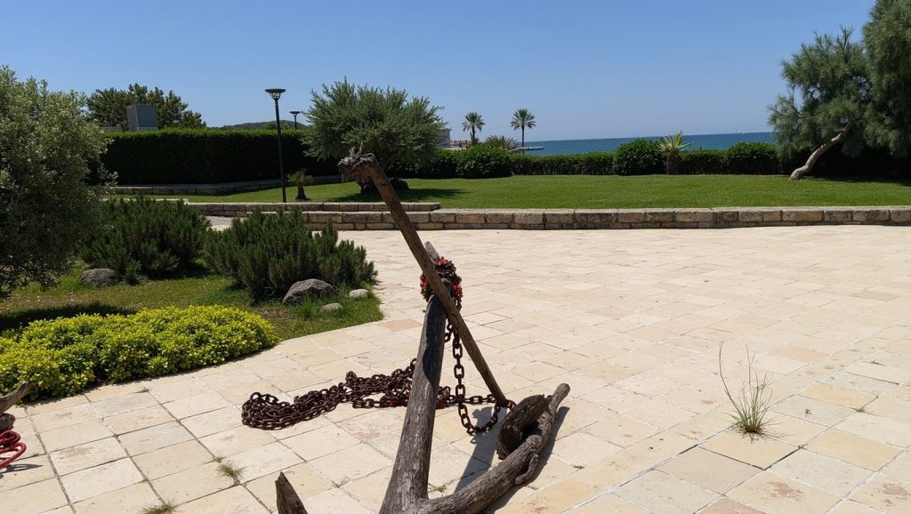 Mala plaža Ulcinj (Ulcinj, Montenegro) — foto 4