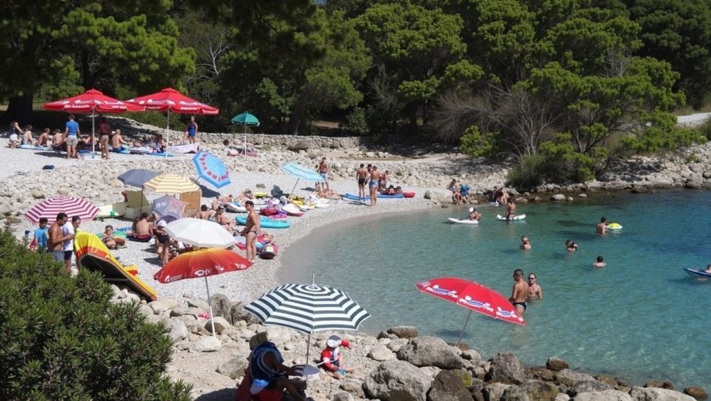 Arena y orilla en Mavarštica, Croacia, Croacia