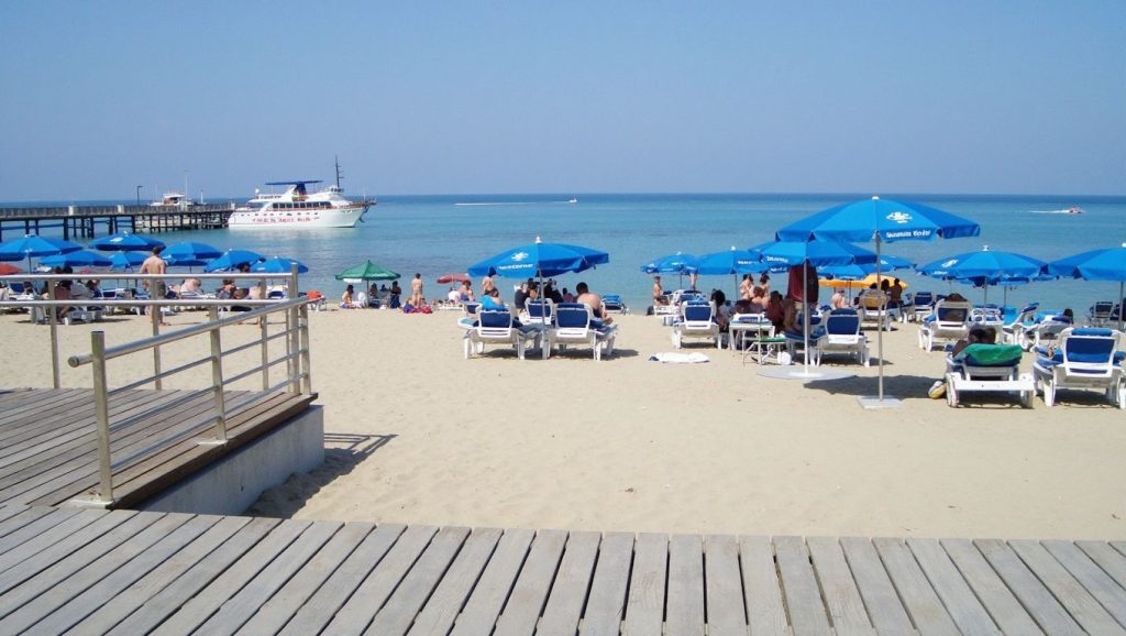 Panorámica completa de Meneou Beach, playa de ?