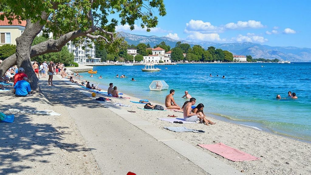 Panorámica de Miljenko i Dobrila con cielo despejado, Croacia
