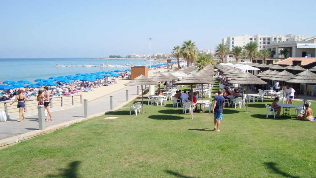 Vista de Mixoudkia Beach desde la orilla, ?
