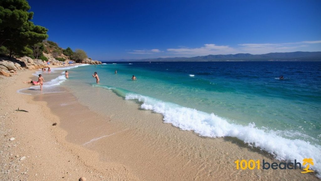 Olas rompiendo en Murvica, Croacia