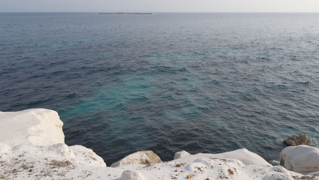 Orilla de Nausicaa Beach con olas suaves en ?