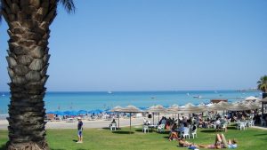 Nisia Loumbardi Beach