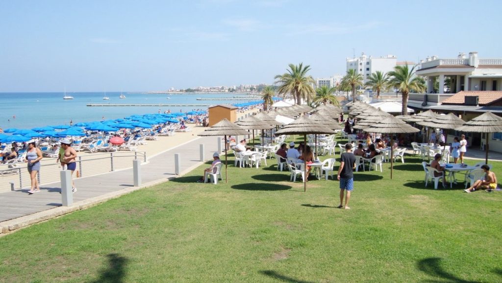 Vista general de Nisia Loumbardi Beach, ?
