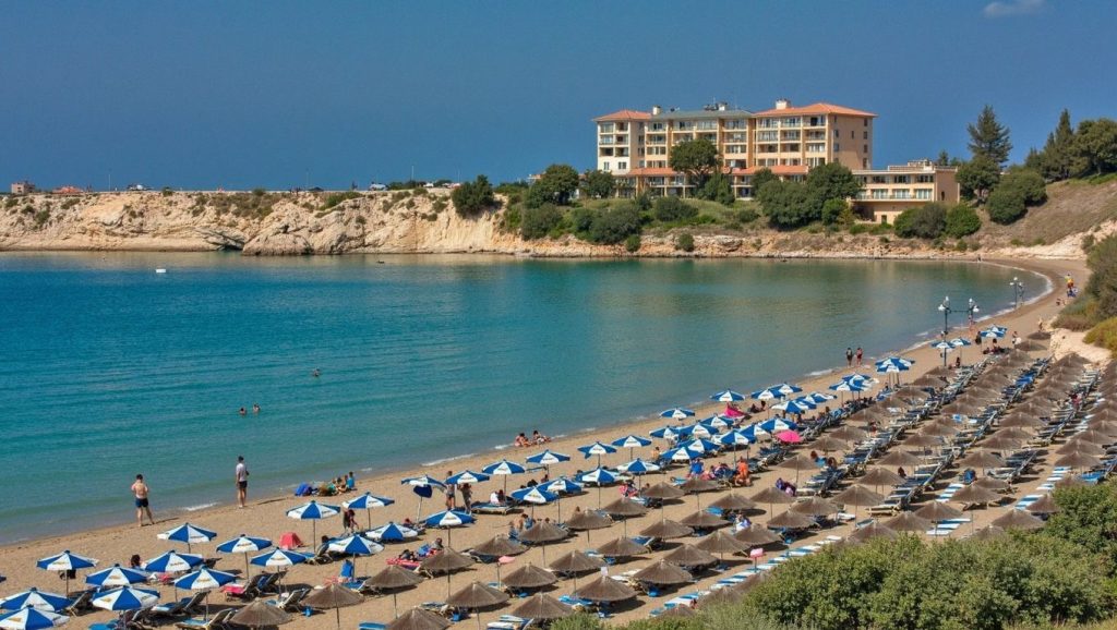 Orilla tranquila de Nissi beach, playa de ?