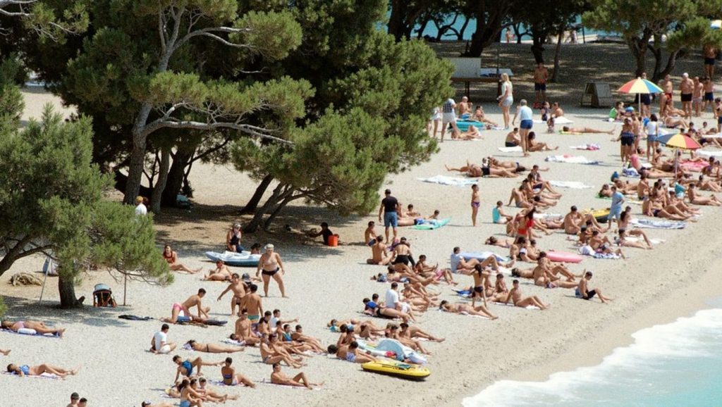 Detalle del agua en Nudist beach, Duba Pelješka, Croacia
