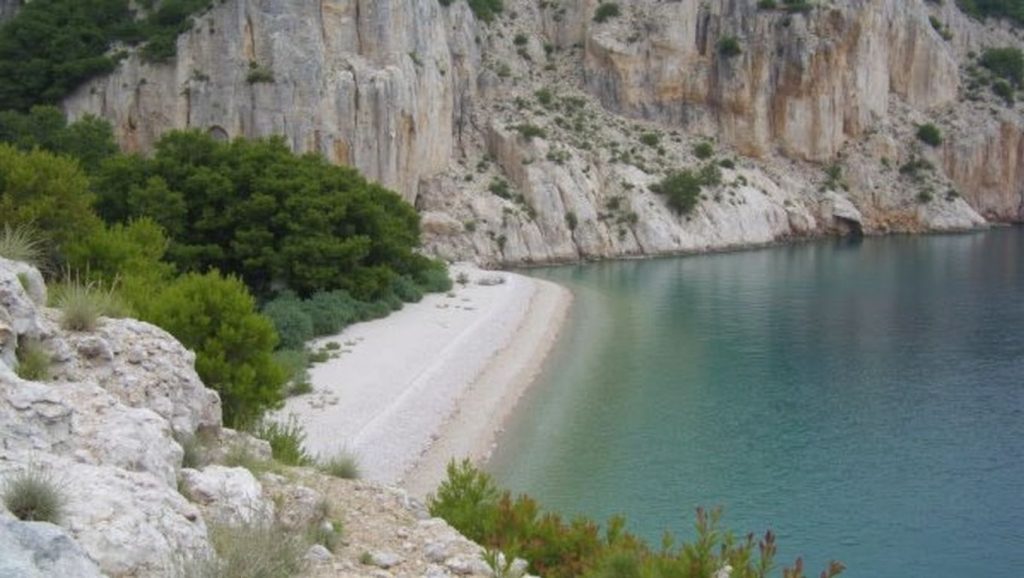 Vista del entorno de Nudist beach, Grad Pag, Croacia