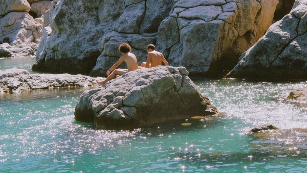 Detalle del agua en Nudist beach, Grad Pag, Croacia