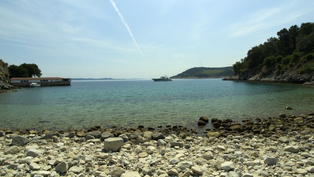 Osor Beach (Osor, Cres) — foto 3