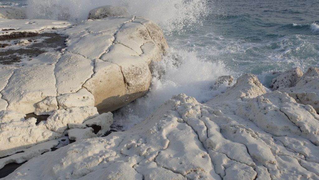 Orilla de Paradisos con olas suaves en ?
