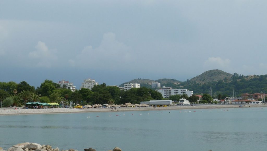 Costa de Bar desde Petrovac Beach, Montenegro