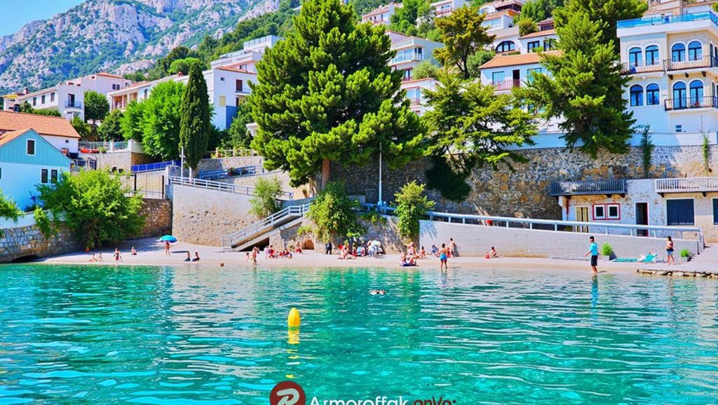 Línea de costa en Pisak beach, Croacia