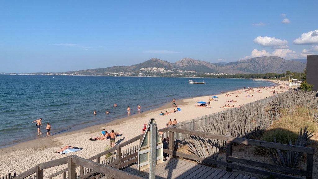 Agua y arena en Pisciu Cane, Porto-Vecchio