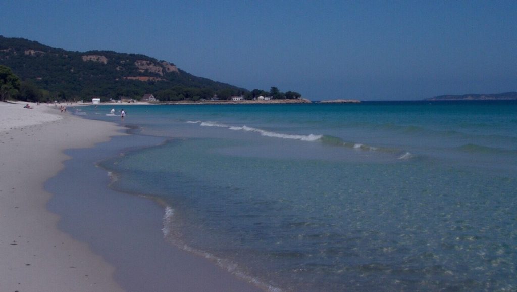 Paseo hacia Plage d'Arone, Porto