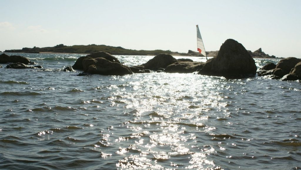 Camino de acceso a Plage de Calzarellu, Ajaccio, Córcega
