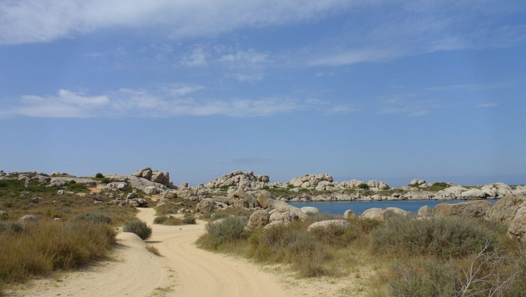 Camino de acceso a Plage de Grisgione - Arinella di Grisgione, Cap Corse, Córcega