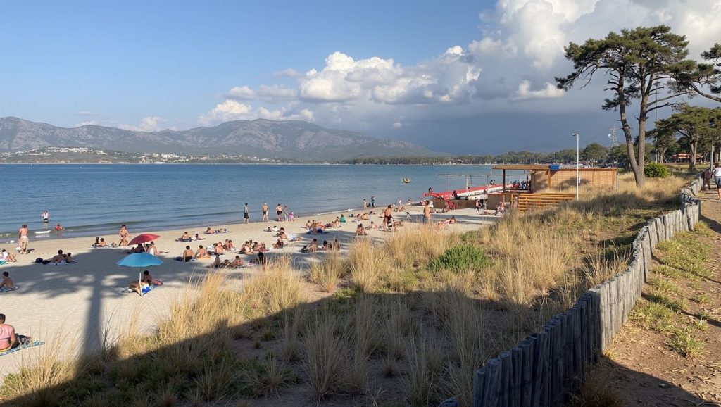 Plage de la Tonnara (Rondinara, Córcega)