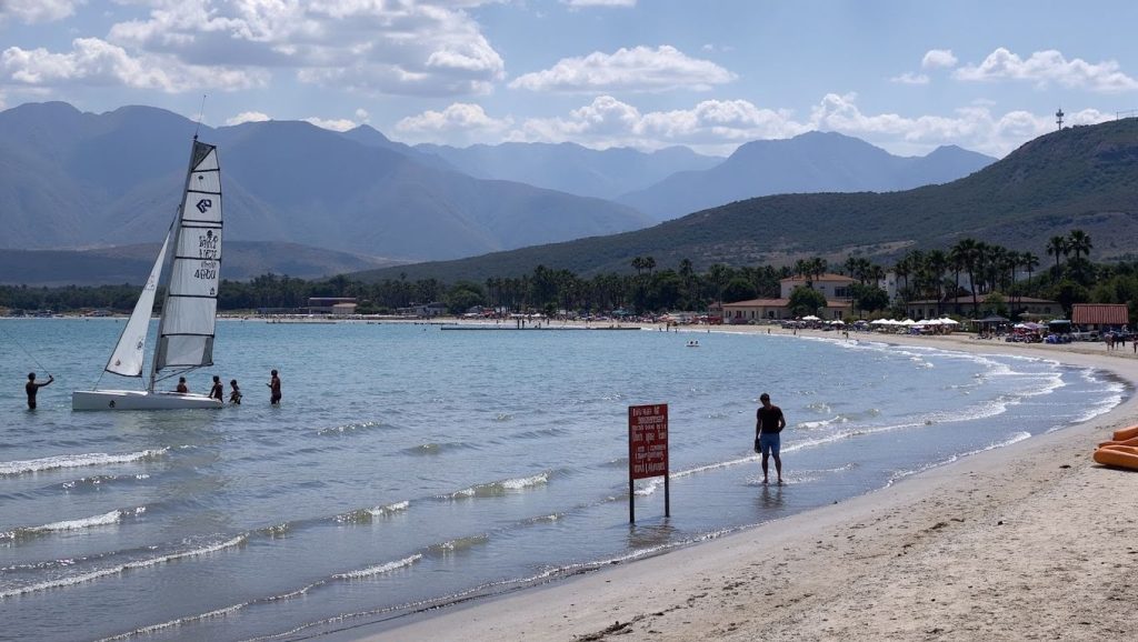 Paseo hacia Plage de l'Alga, Calvi