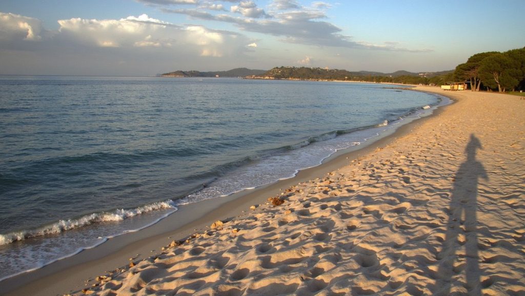 Vista del litoral en Plage de Palombaggia, Rondinara