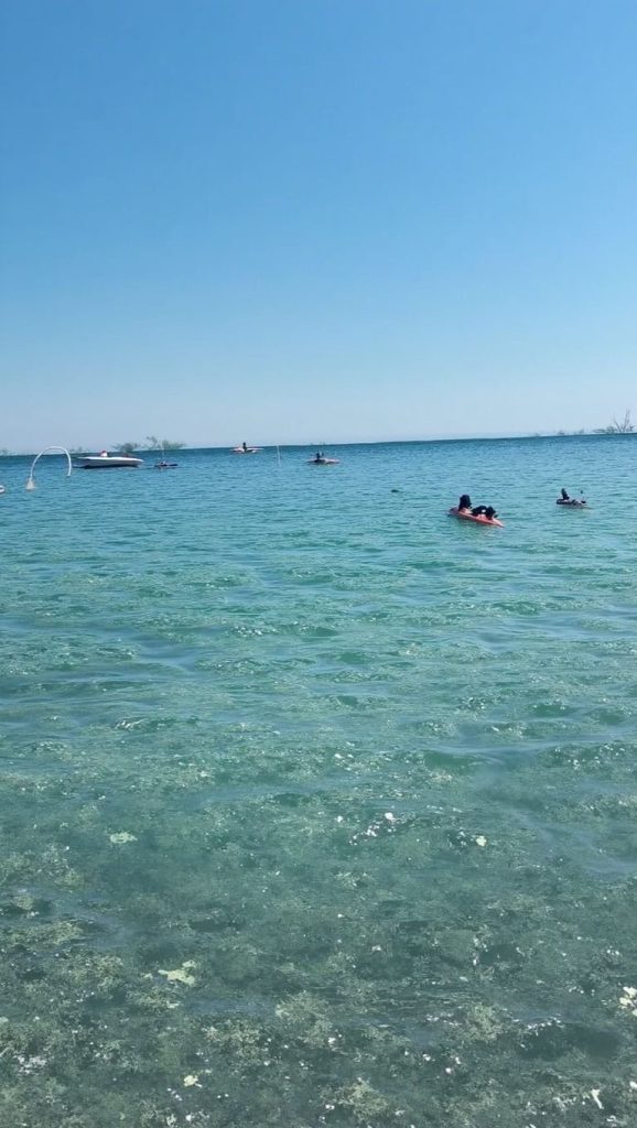 Camino de acceso a Plage de Pisonaccio, Cap Corse, Córcega