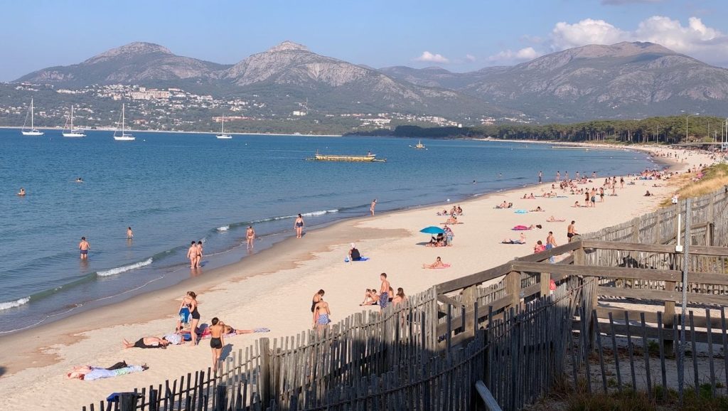 Panorámica completa de Plage de Portigliolo, playa de Propriano
