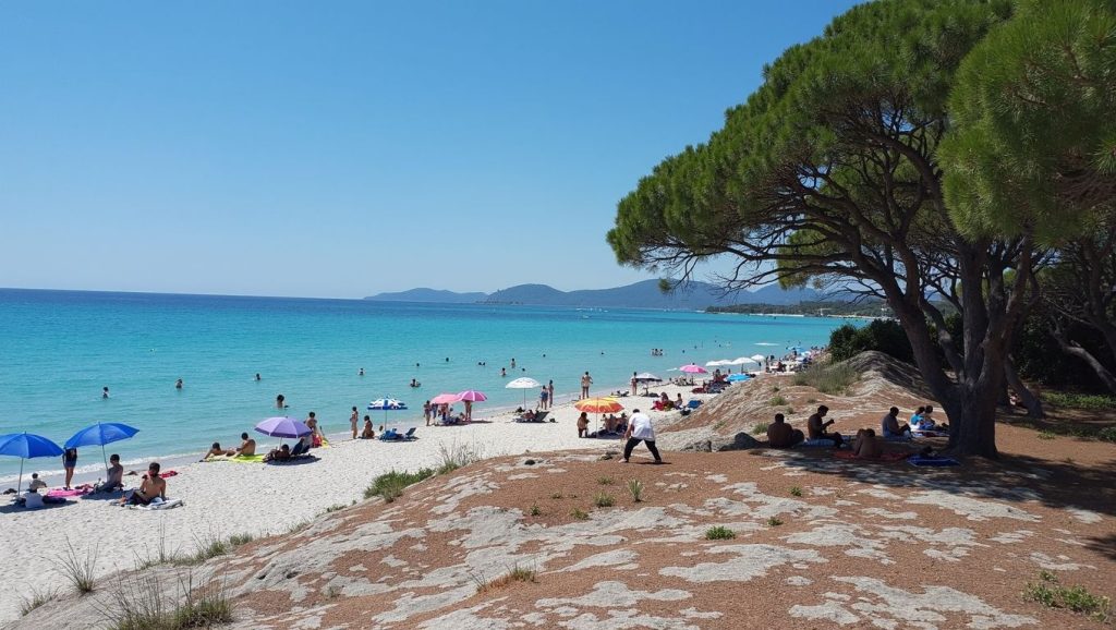 Costa de Porto-Vecchio desde Plage de Posidonie, Córcega