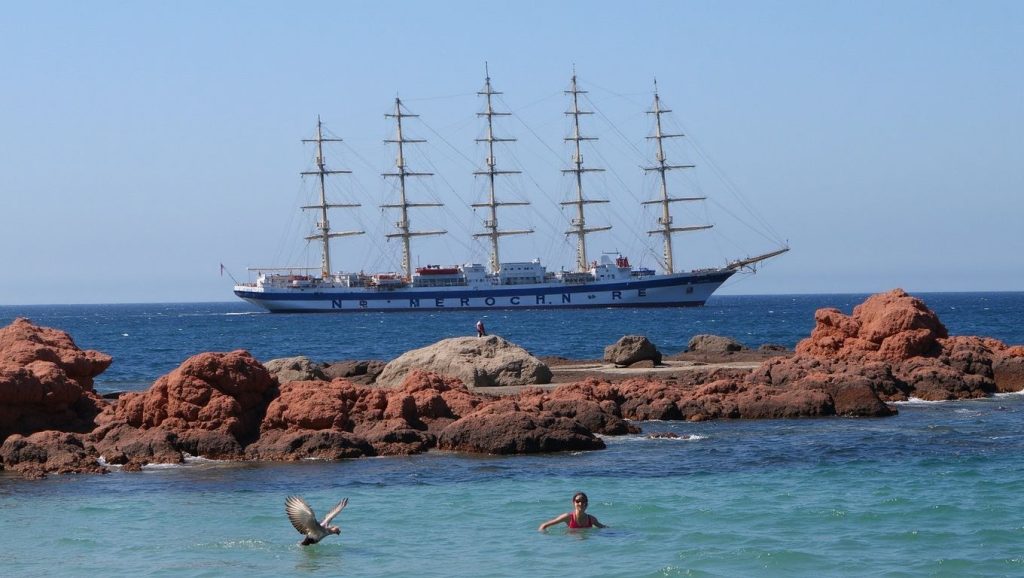 Arena y mar en Plage de Saint-Cyprien, Porto-Vecchio, Córcega