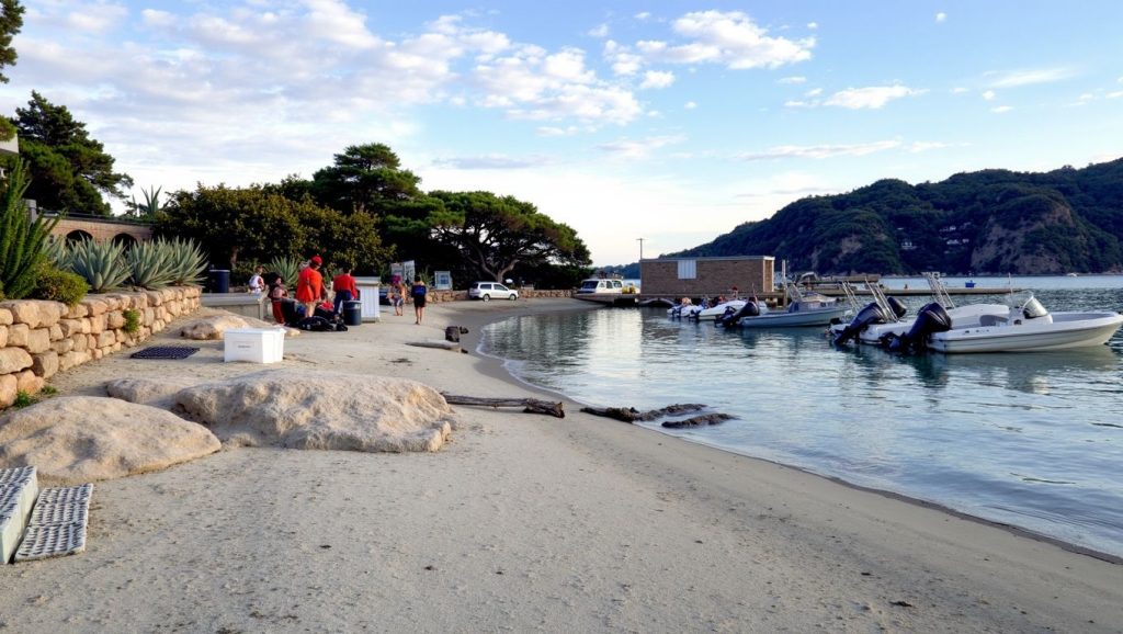 Playa Plage de Stagnole desde la arena, Ajaccio, Córcega