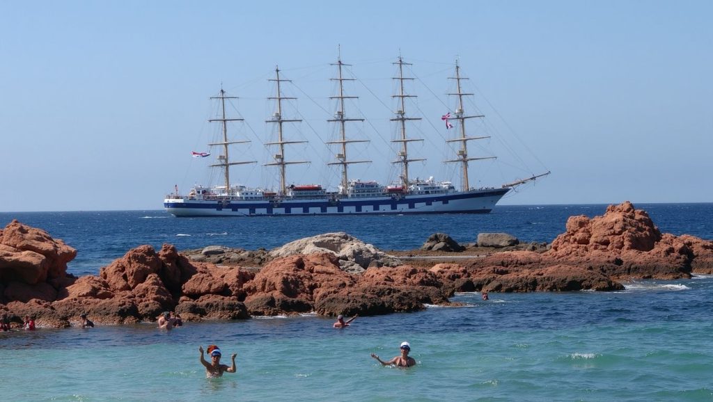 Camino de acceso a Plage de Stagnone, Ajaccio, Córcega