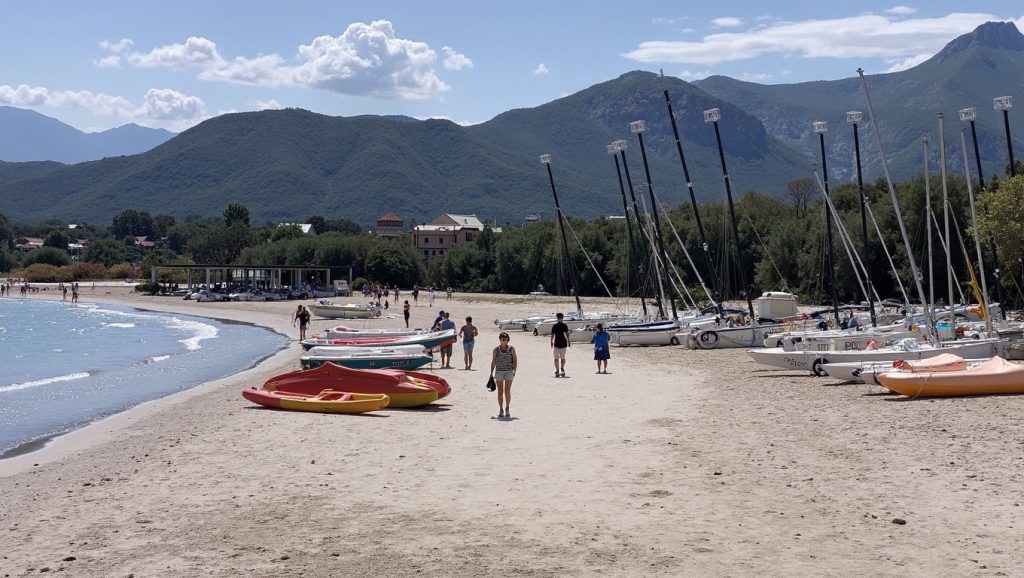 Arena fina en Plage de Tamaricciu, Rondinara, Córcega