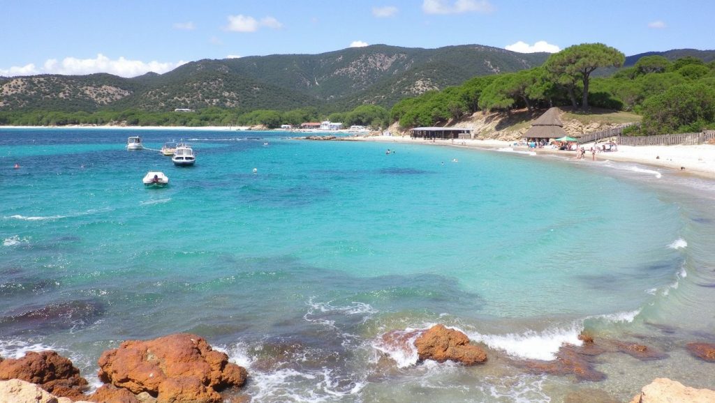 Primer plano de la orilla de Plage du Grand Capo, Ajaccio