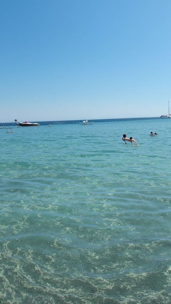Arena y mar en Plage du Lazaret, Ajaccio, Córcega