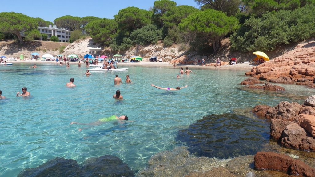 Paseo hacia Plage du Lazaret, Ajaccio