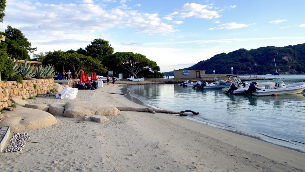 Entorno de Plage du Ruesco, Propriano, Córcega