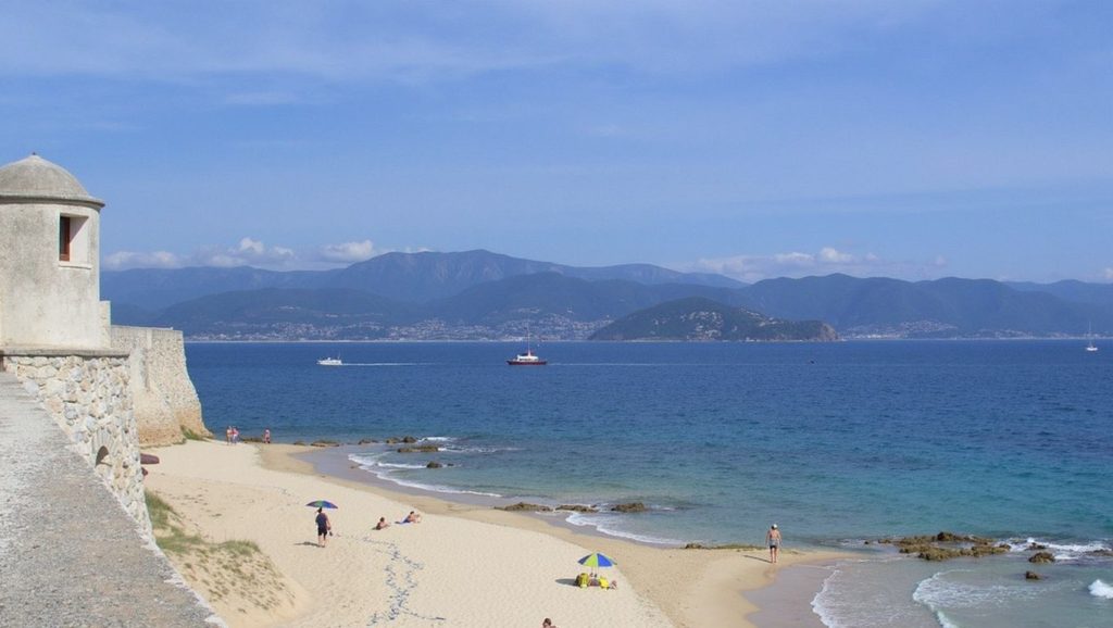 Vista de Plage du Ruppione desde la orilla, Ajaccio