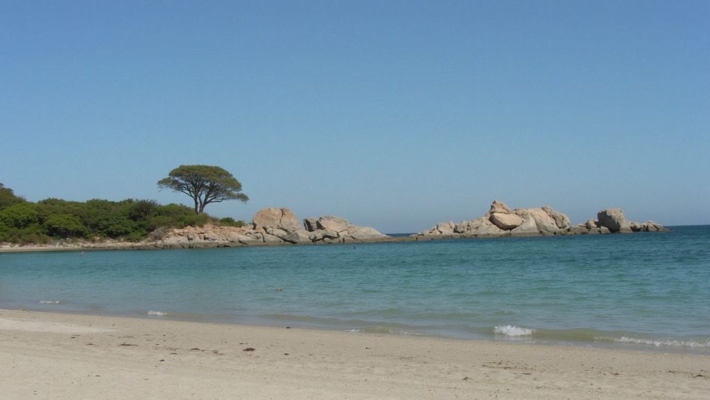 Acceso a Plage Hugo desde el aparcamiento, Porto-Vecchio