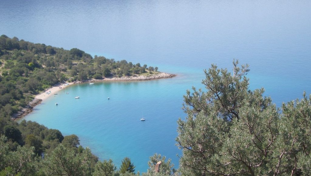 Plaža Plava Grota (Valun, Cres) — foto 4