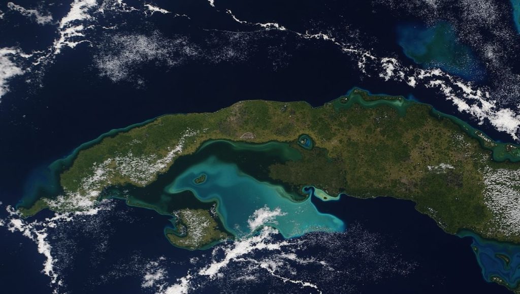 Línea de costa en Playa Anguila, Trinidad
