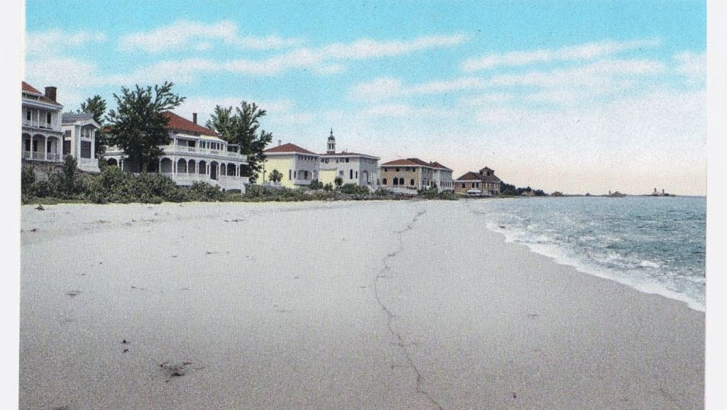 Arena y orilla en Playa Bacajagua, Santiago de Cuba, Cuba