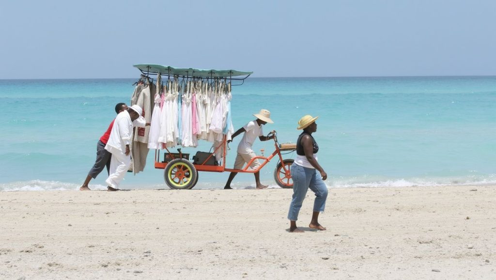 Detalle del agua en Playa Bacajagua, Santiago de Cuba, Cuba